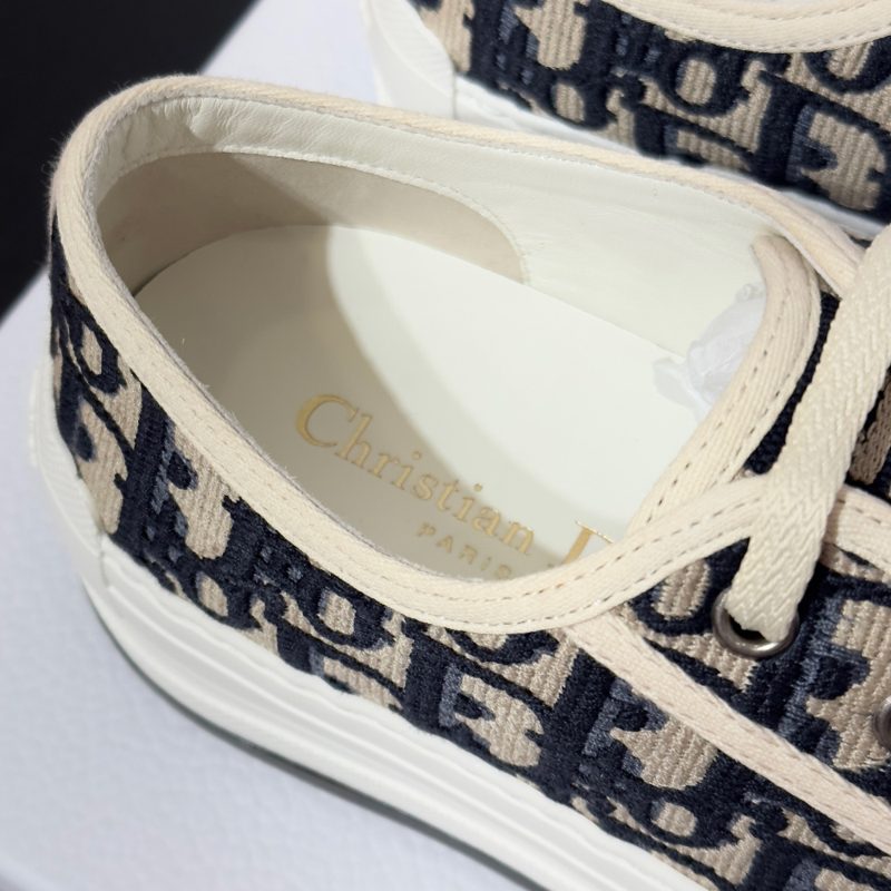 DIOR