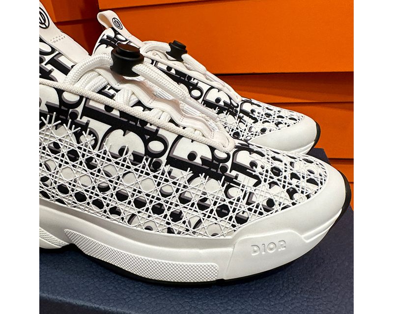 DIOR