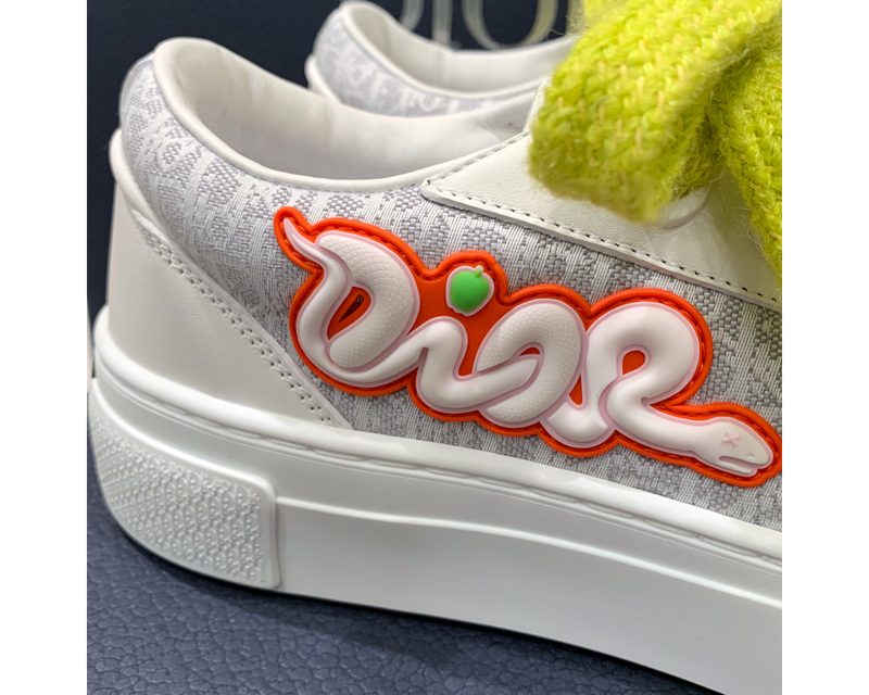 DIOR