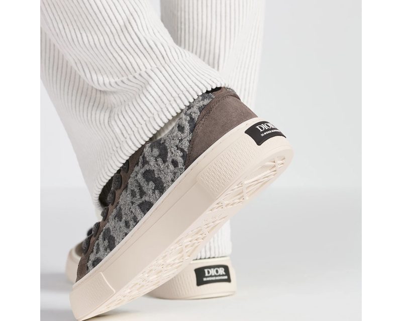 DIOR