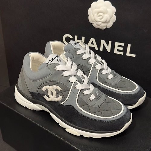 CHANEL 크루즈 Calfskin Embossed Black 그레이 Sneakers