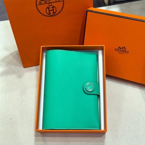 HERMES Passport Wallet Calfskin 민트 그린