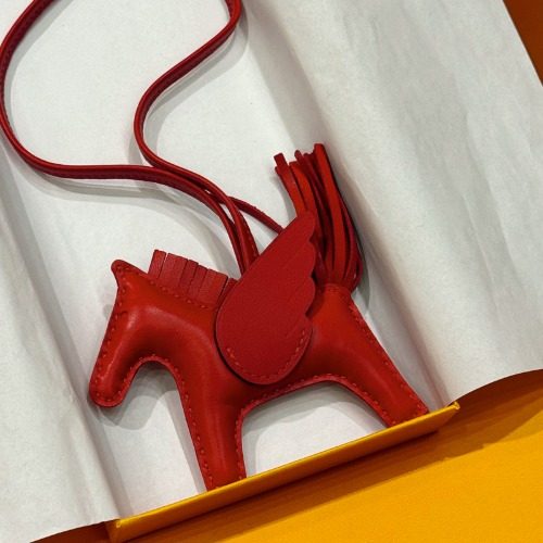 HERMES Calfskin&Lambskin ๋ก๋ฐ์ค Pegasus PM ์ฅ์ Charm Red