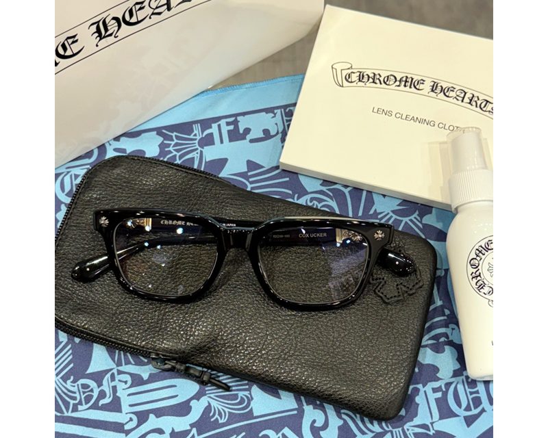 CHROME HEARTS
