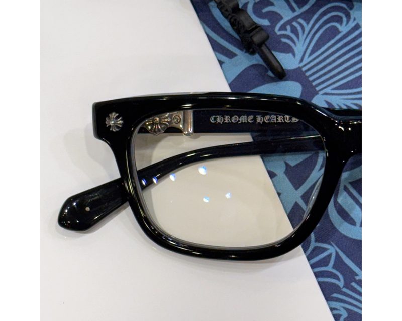 CHROME HEARTS