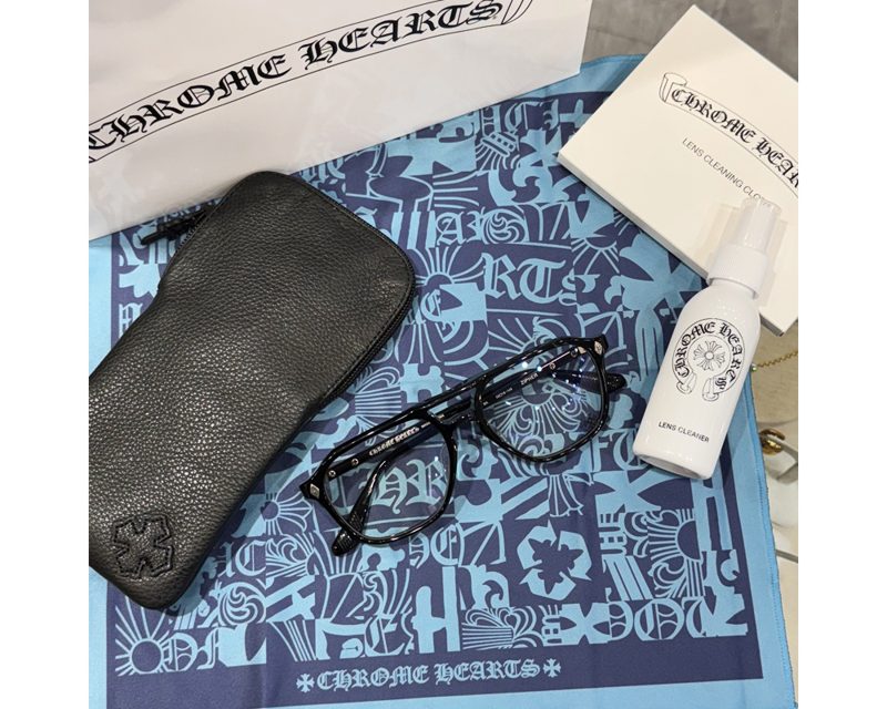 CHROME HEARTS