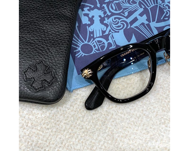 CHROME HEARTS