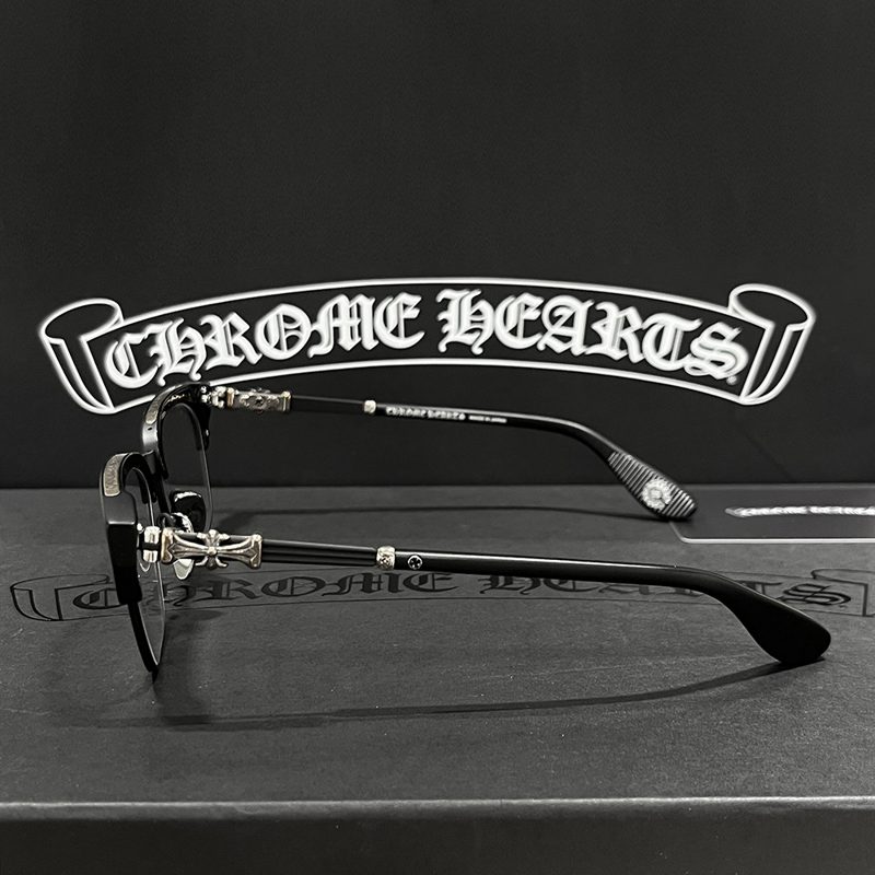 CHROME HEARTS