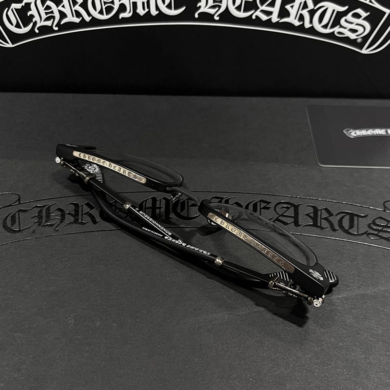 CHROME HEARTS