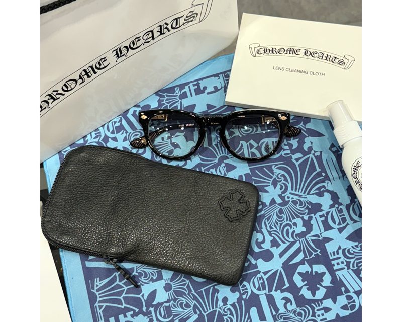 CHROME HEARTS