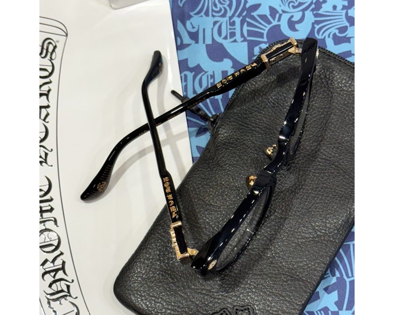 CHROME HEARTS