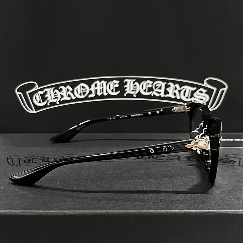 CHROME HEARTS