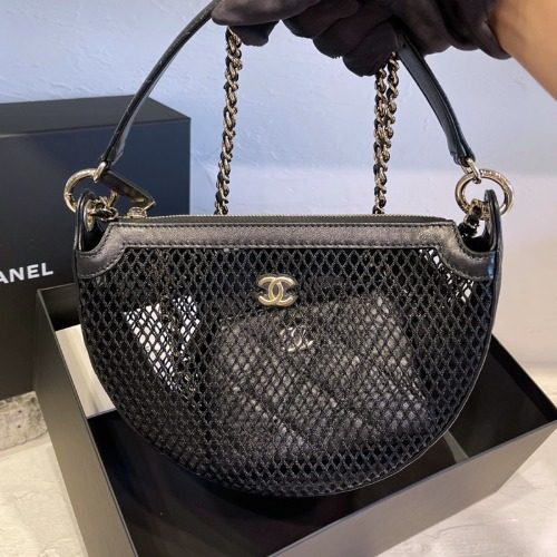 CHANEL Mesh ์ค์ด๋ Lambskin Gold Metal Black Chain ๋ฐ๋ฌ Clutch