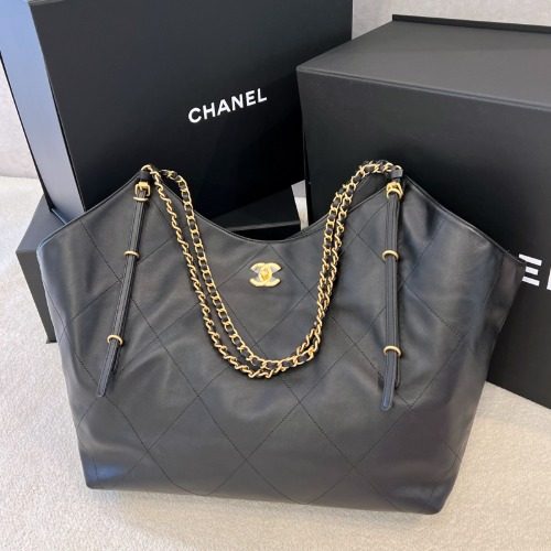 25 S / S CHANEL Calfskin Gold Metal Black Maxi ์ผํ๋ฐฑ
