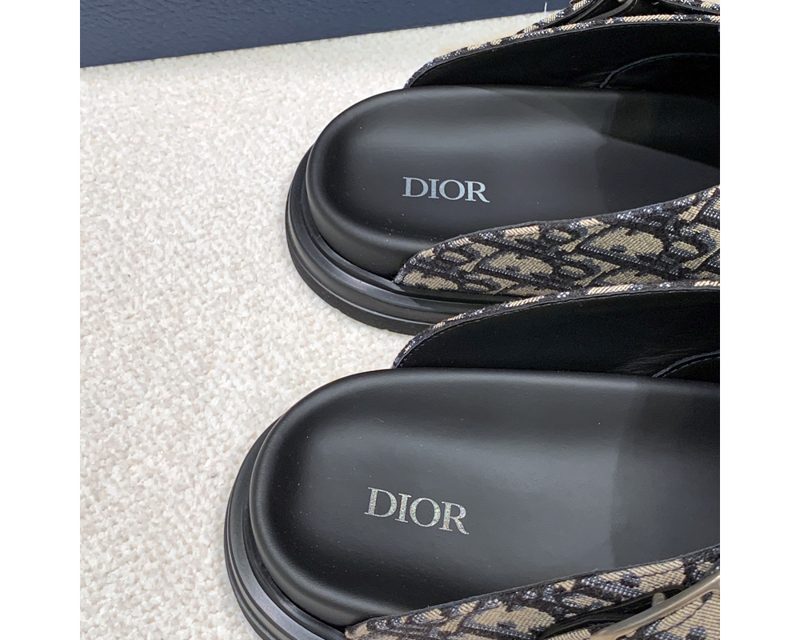DIOR