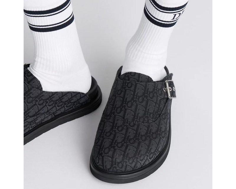 DIOR