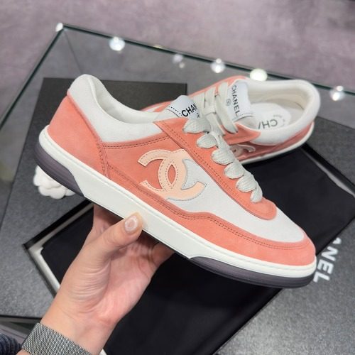 CHANEL Suede λ°°μ CC Logo νν¬ Sneakers
