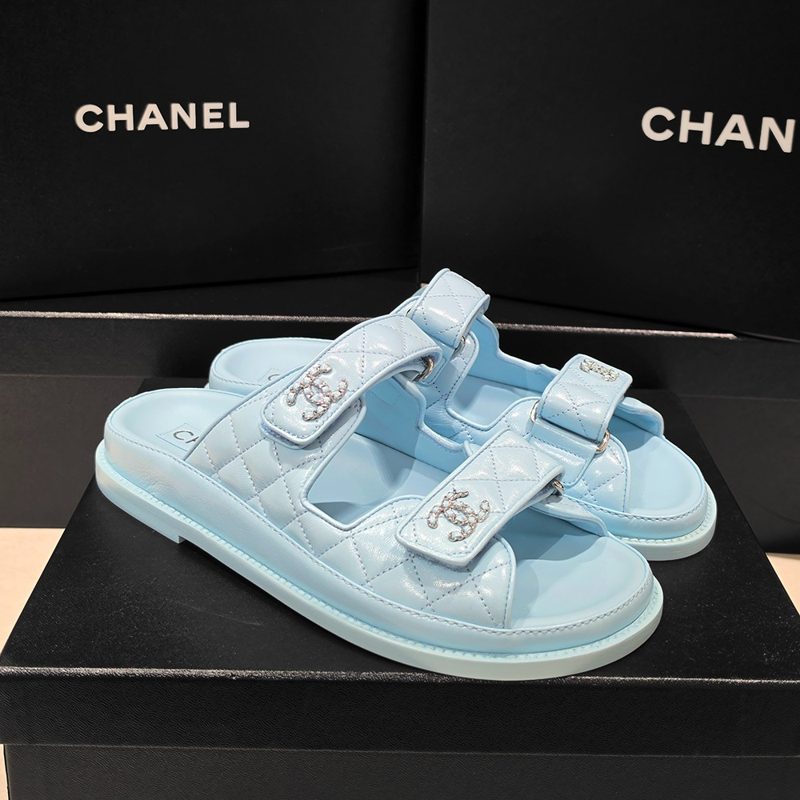 CHANEL Patent CC Logo Velcro Slippers Sky 블루