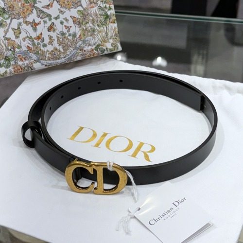 DIOR Saddle 20mm ์ธํธ๋ผ์ค๋ฌด์ค Calfskin Leather Belt Black