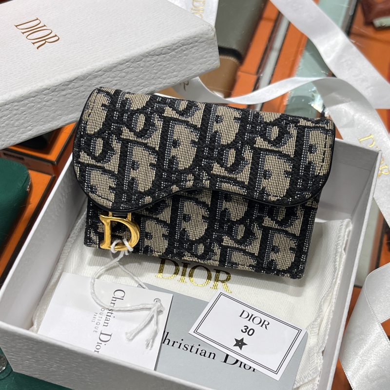 DIOR