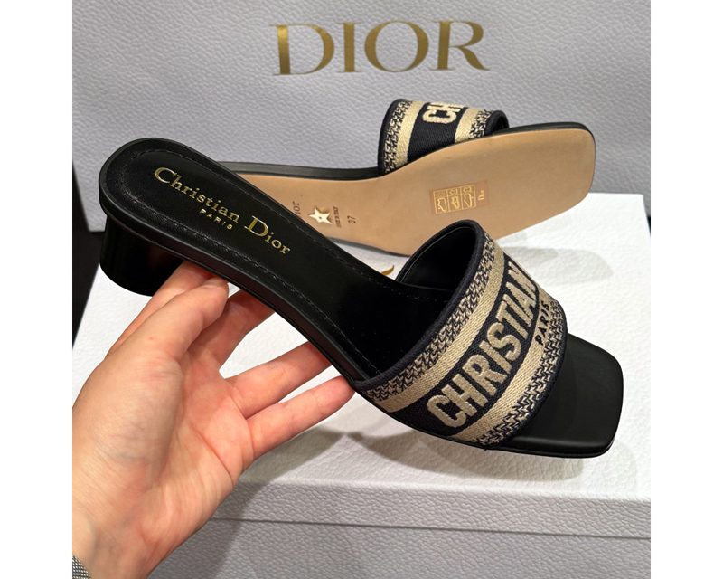 DIOR